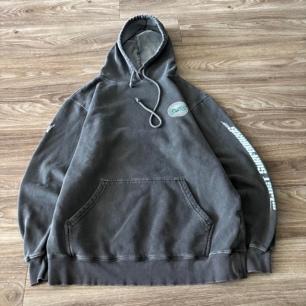 Vintage Y2K/2000s Grey Lost Surfboards Surf Essential Hoodie! Size S